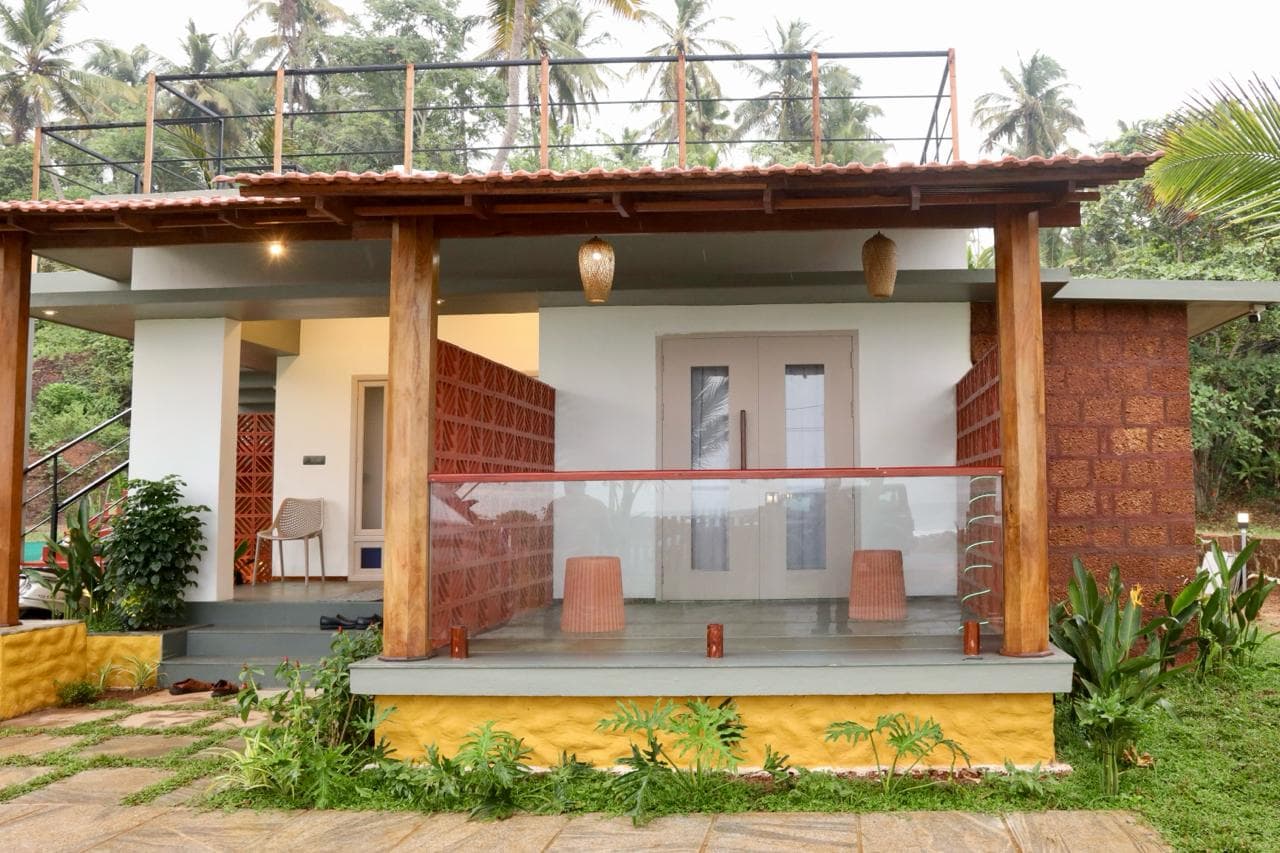Covered veranda facing the garden